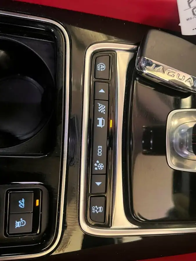 2019-jaguar-f-pace-50-v8-sc-svr-ss-big-47