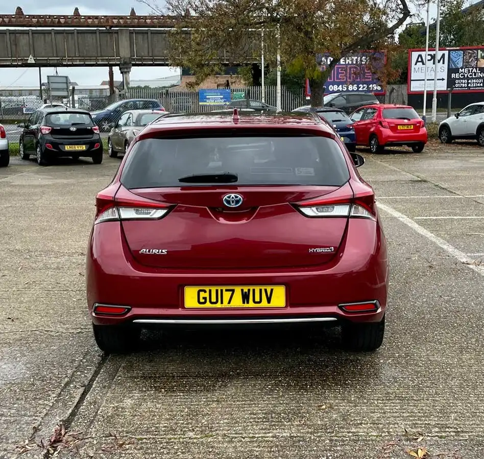 2017-toyota-auris-18-vvt-i-hsd-design-tss-hatchback-big-5