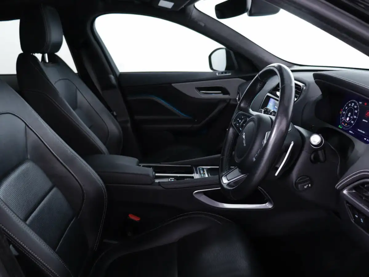 2020-jaguar-f-pace-20-i4d-chequered-flag-180ps-big-32