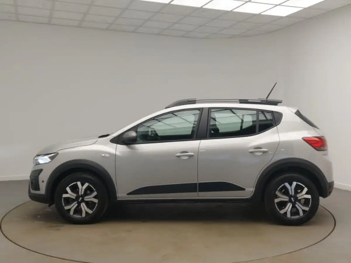 2023-dacia-sandero-stepway-10-tce-journey-90bhp-big-3