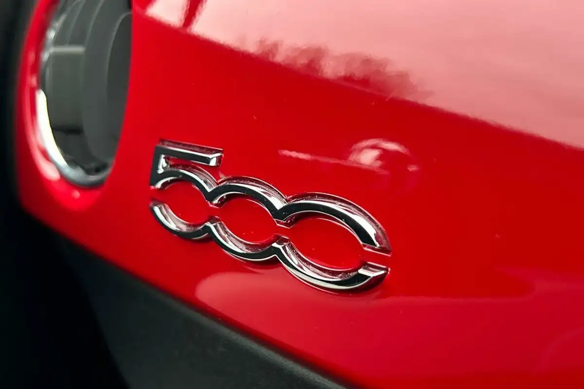 2022-fiat-500-10-dolcevita-big-20