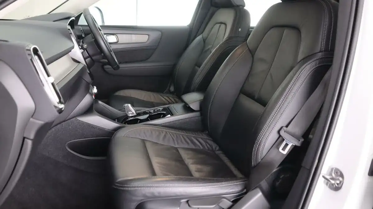 2022-volvo-xc40-20-b4-inscription-awd-big-13