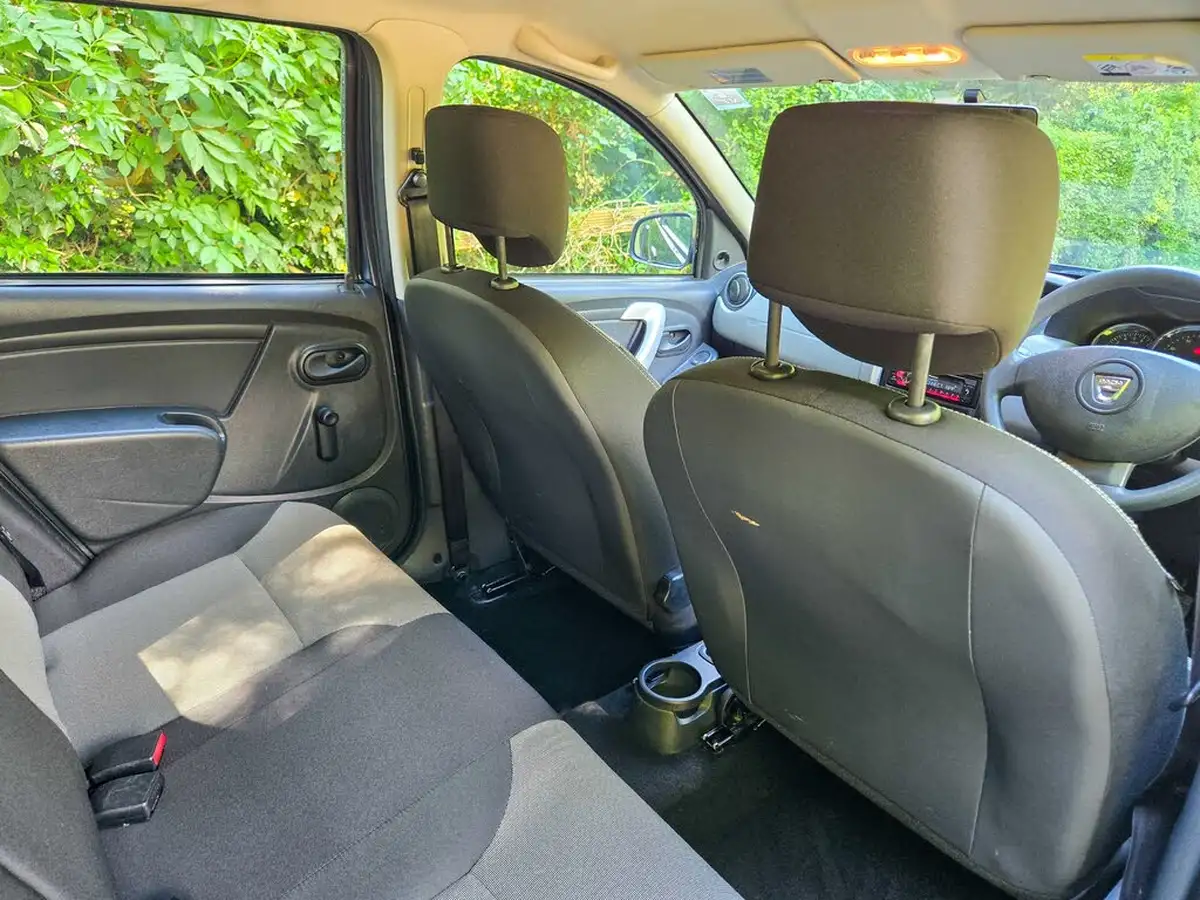 2014-dacia-duster-15d-ambiance-109bhp-4x4-big-25