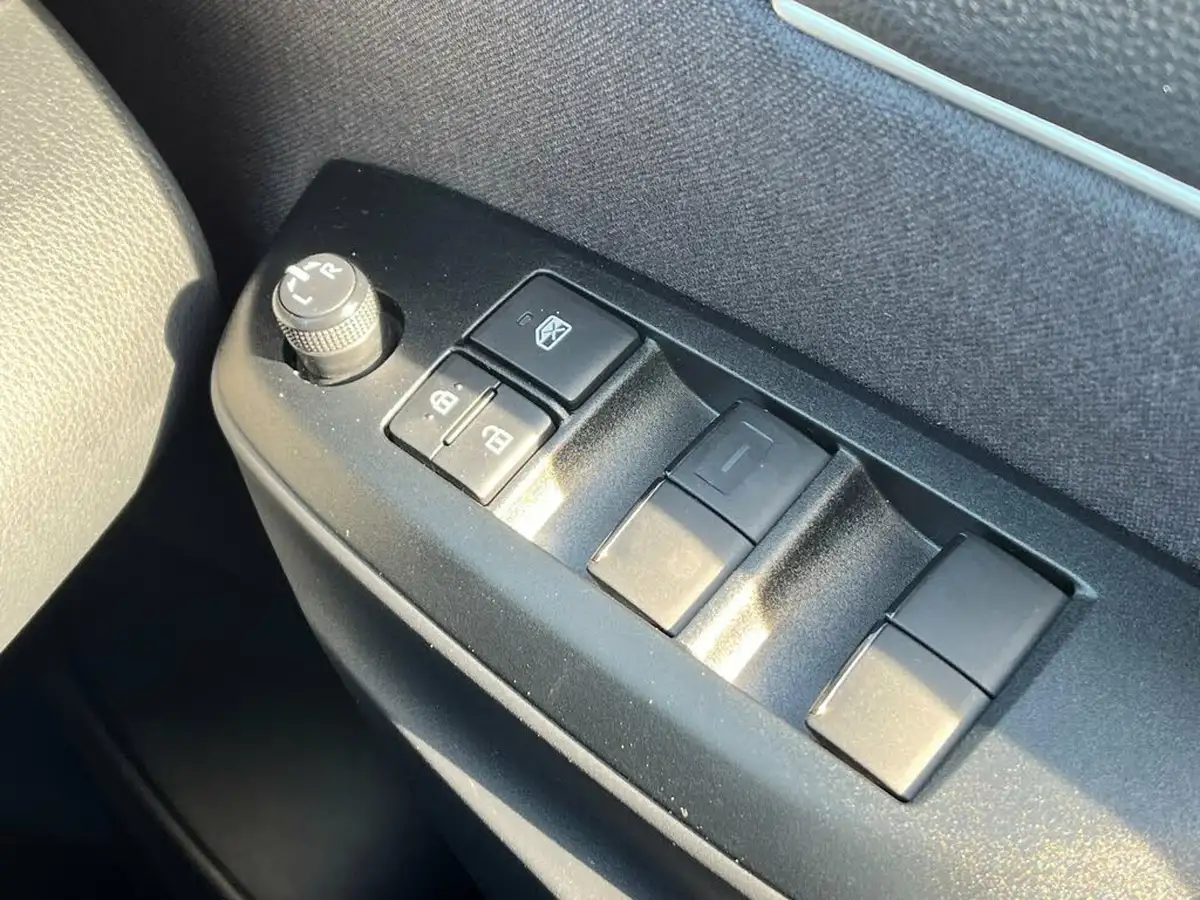 2022-toyota-yaris-cross-15-vvt-i-icon-big-54