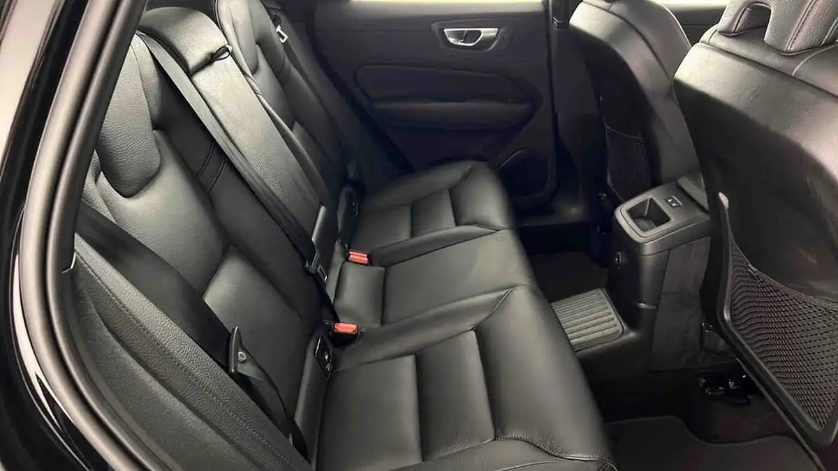 2023-volvo-xc60-20-b5-plus-big-13