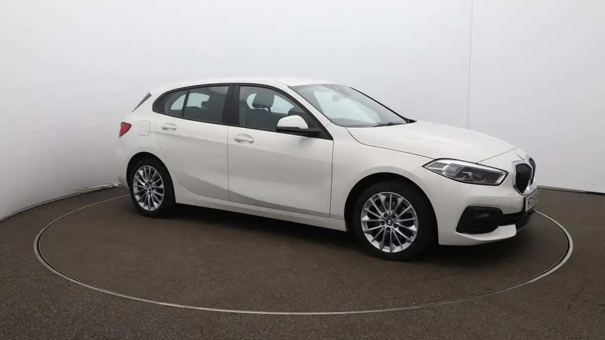 2021-bmw-1-series-15-118i-se-lcp-dct-big-45