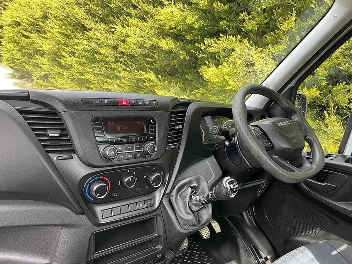 2021-iveco-daily-s-class-23td-35s14-3450-eu6-chassis-cab-hi-matic-big-9