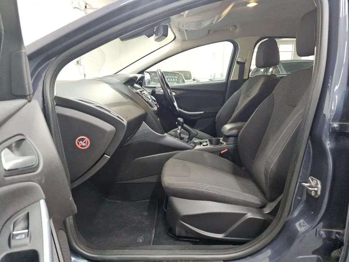 2014-ford-focus-10-titanium-navigator-scti-125ps-hatchback-big-13