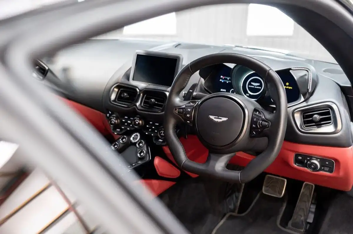 2022-aston-martin-vantage-40-v8-vantage-coupe-auto-big-15