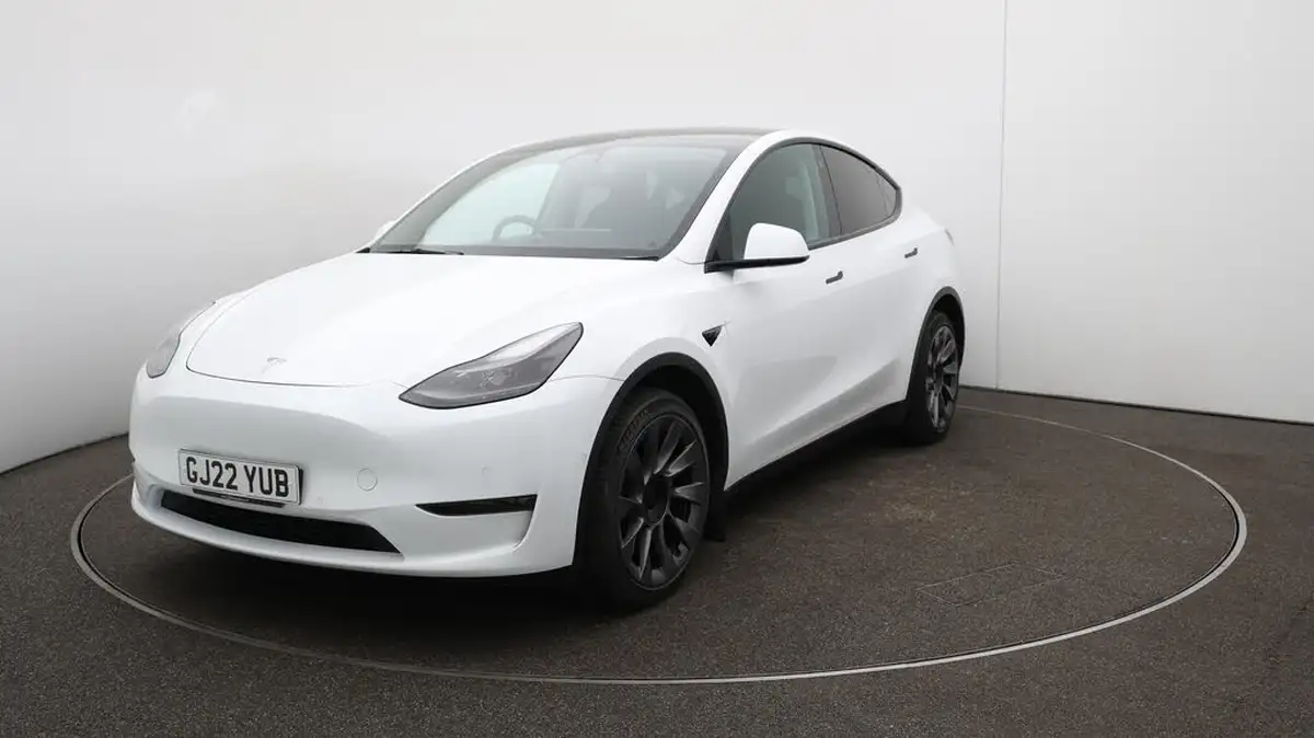 2022-tesla-model-y-e-long-range-big-36