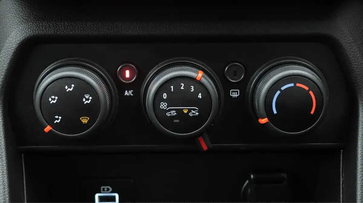 2022-dacia-sandero-10-tce-comfort-90bhp-cvt-big-12