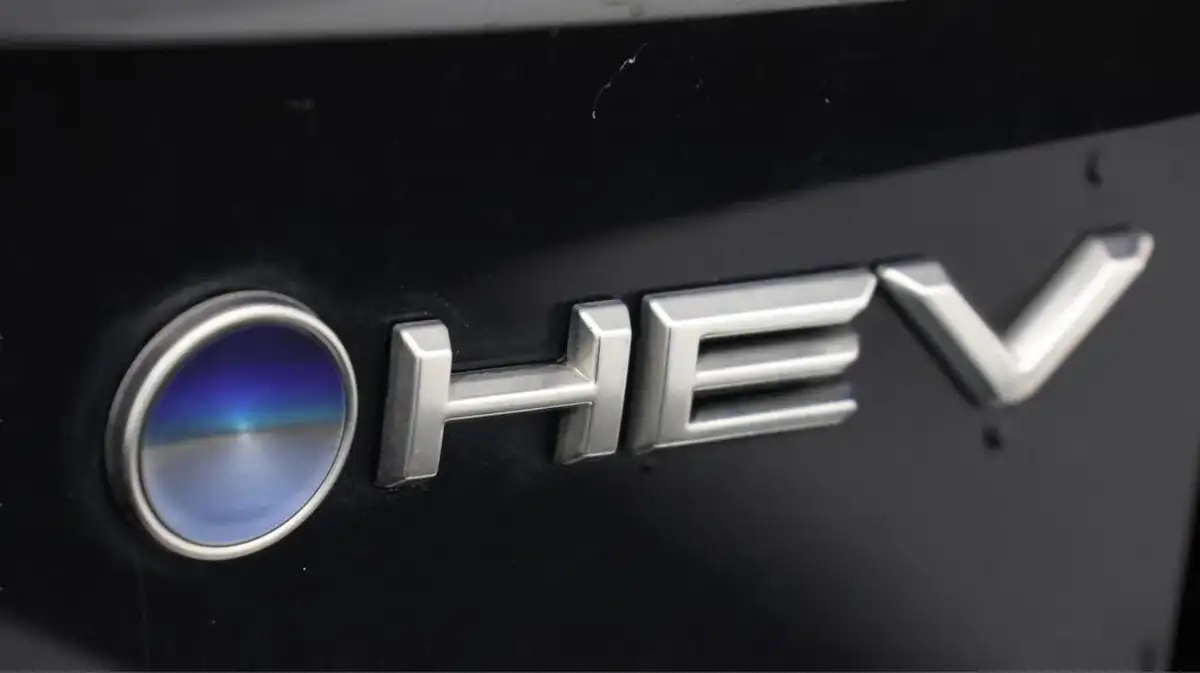 2024-toyota-yaris-15-vvt-i-design-big-21