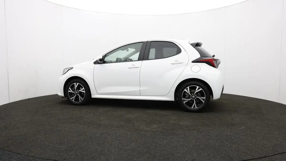 2024-toyota-yaris-15-vvt-i-design-big-73