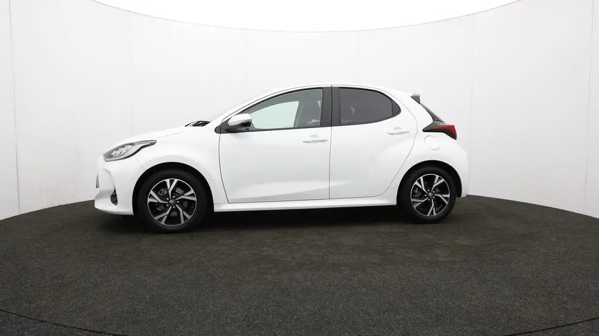 2024-toyota-yaris-15-vvt-i-design-big-69