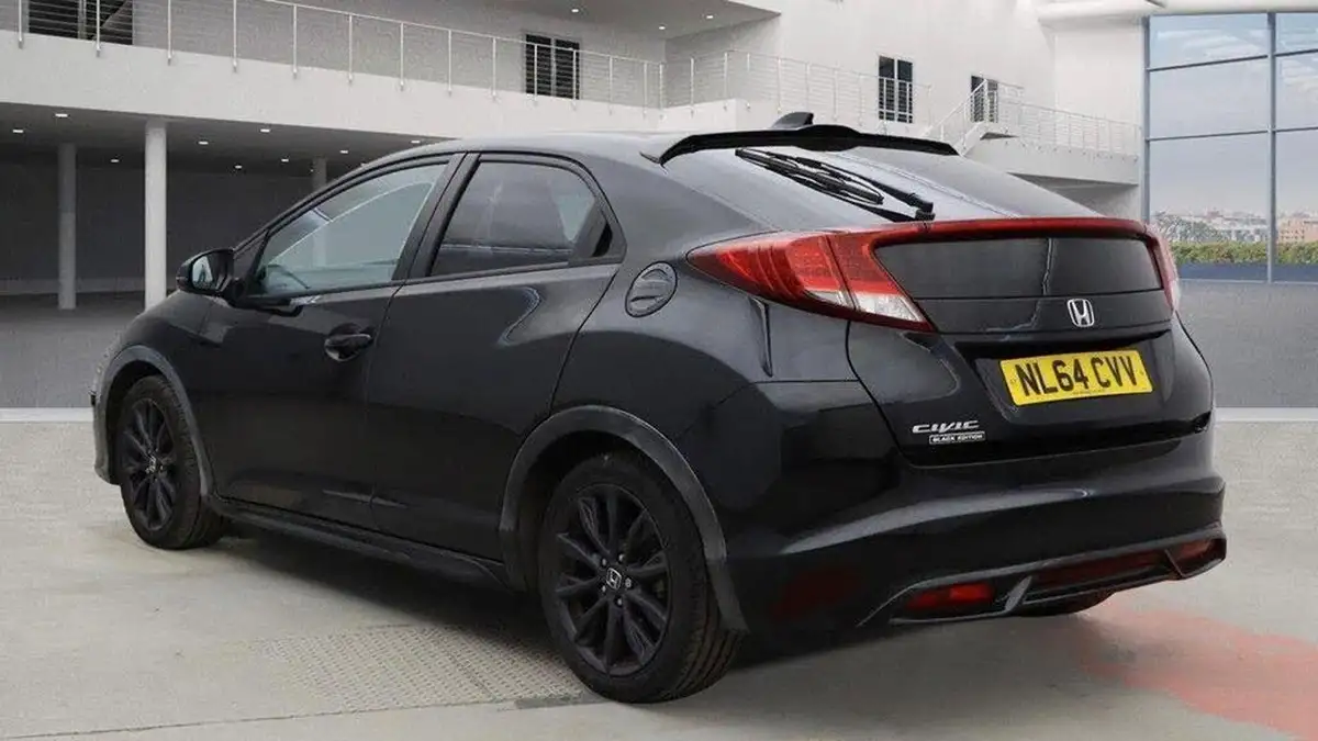 2014-honda-civic-16td-black-edition-hatchback-big-4