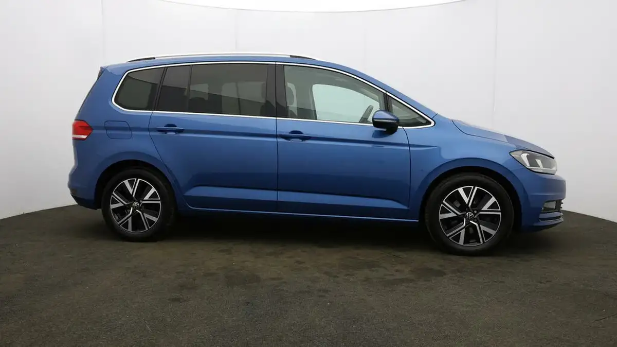 2021-volkswagen-touran-15-tsi-sel-dsg-big-46
