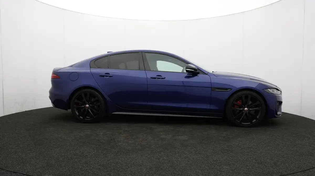 2021-jaguar-xe-20-d200-r-dynamic-black-big-27
