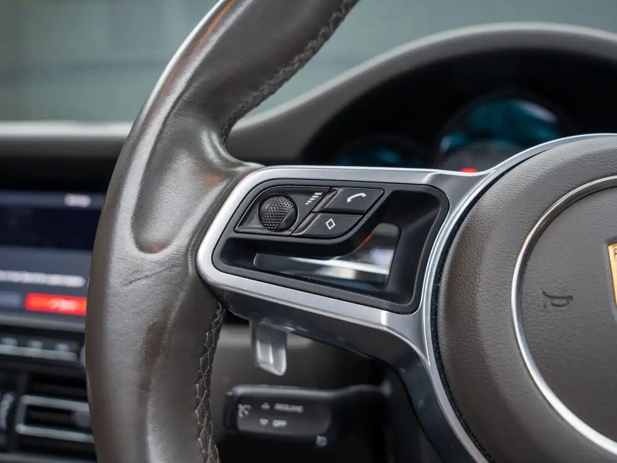 2020-porsche-macan-30-v6-s-big-32