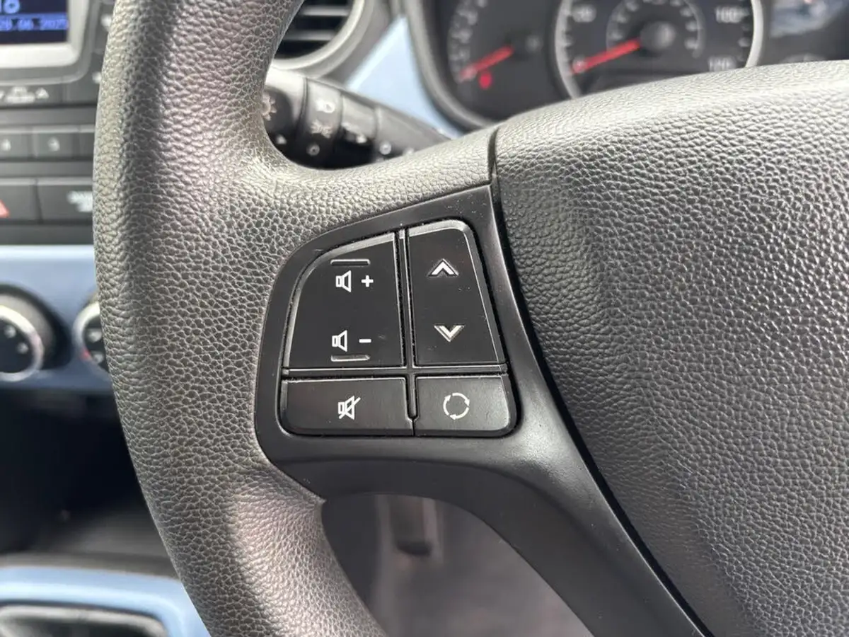2014-hyundai-i10-10-se-big-11