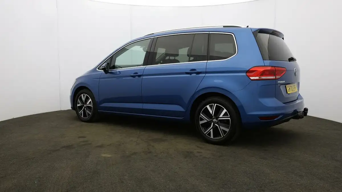 2021-volkswagen-touran-15-tsi-sel-dsg-big-4