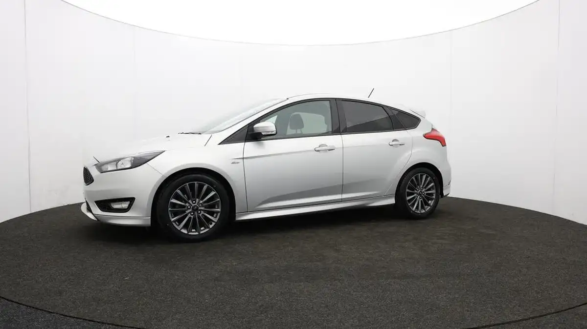 2018-ford-focus-10t-st-line-140ps-hatchback-big-66