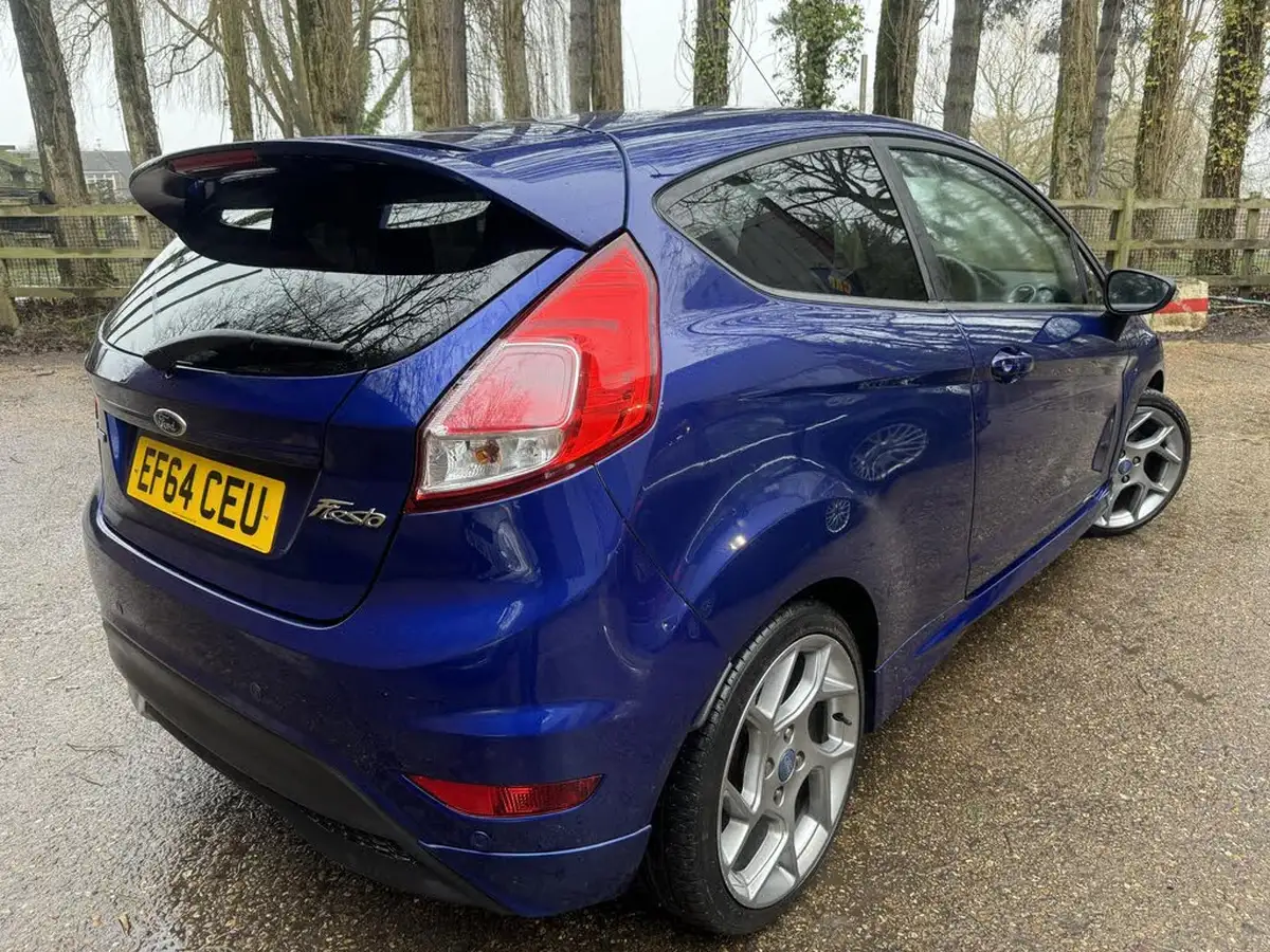 2014-ford-fiesta-10-zetec-s-big-30