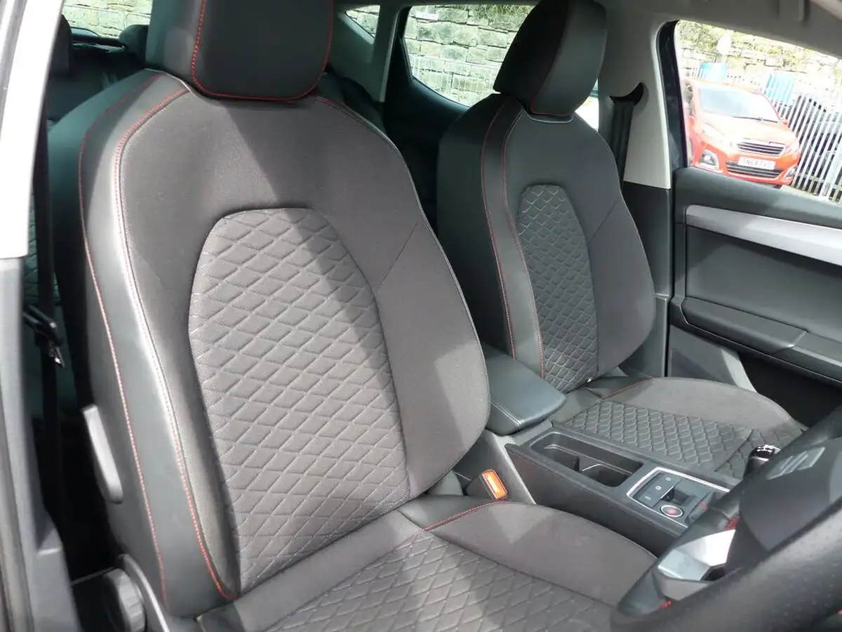2020-seat-leon-15-tsi-evo-fr-130ps-hatchback-big-4