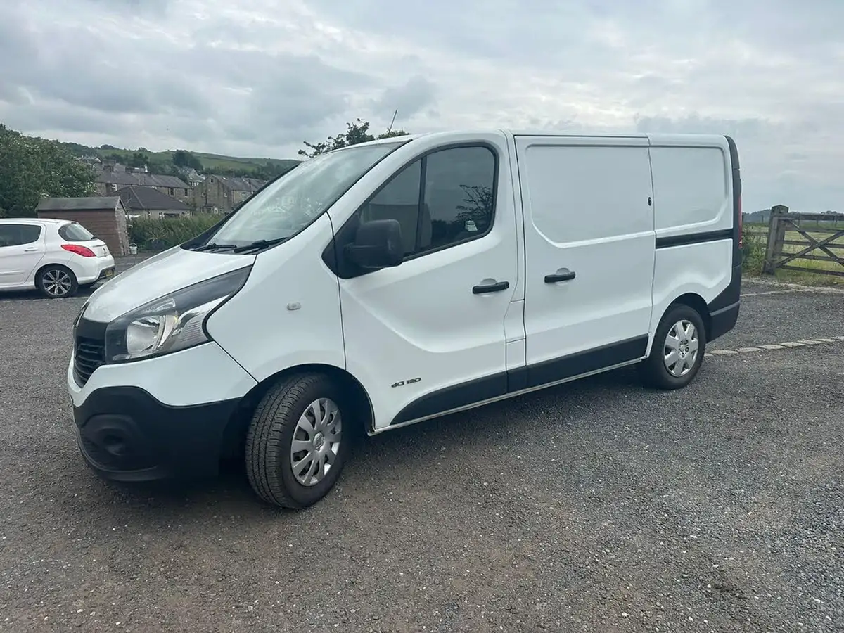 2017-renault-trafic-16dci-sl29-120-business-e6-panel-big-11