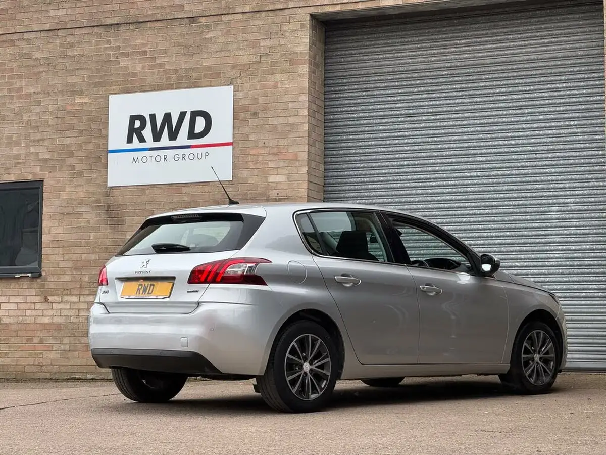 2016-peugeot-308-16-bluehdi-allure-16-bluehdi-big-24