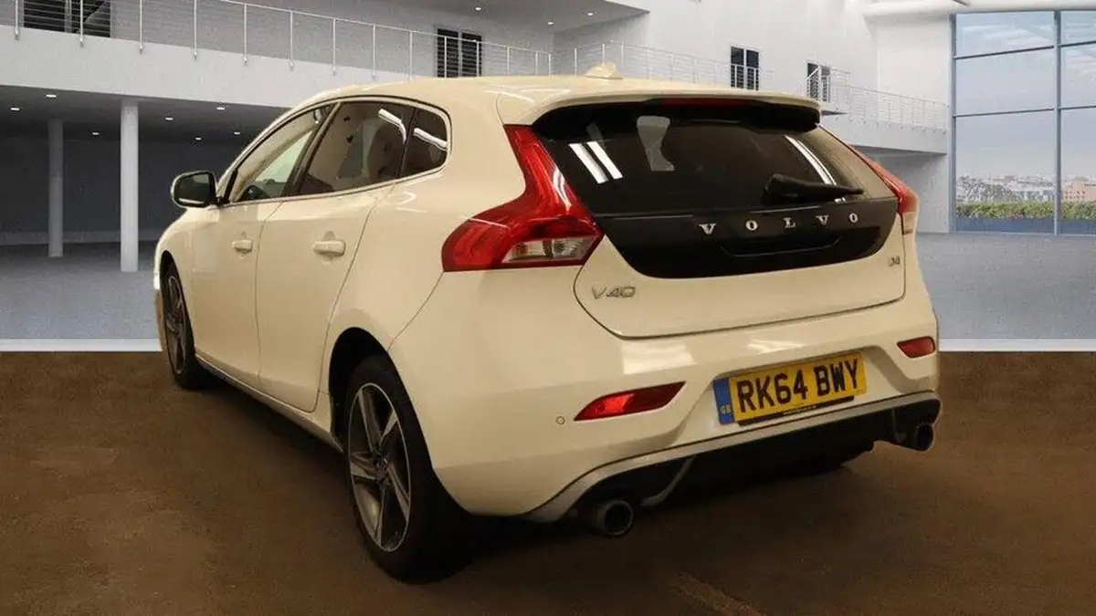 2014-volvo-v40-20td-d4-r-design-lux-190bhp-nav-1969cc-big-4