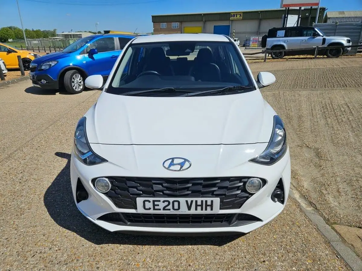 2020-hyundai-i10-10-se-connect-big-2