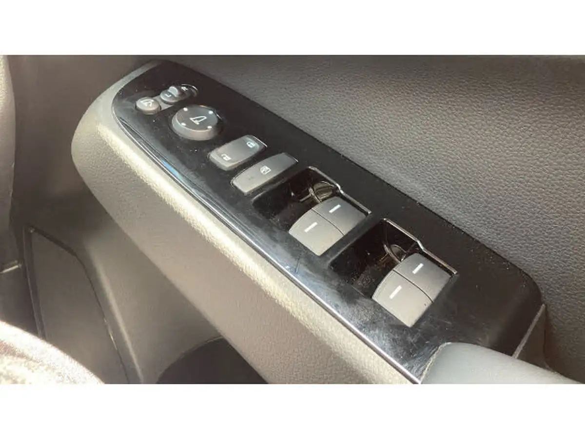 2023-honda-hr-v-15-i-mmd-advance-big-27