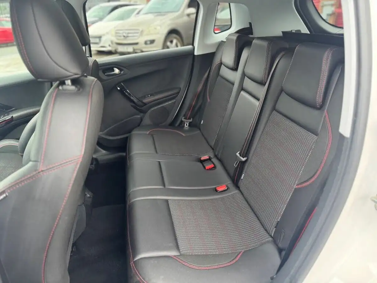 2017-peugeot-2008-suv-12-puretech-gt-line-110bhp-eat6-big-39