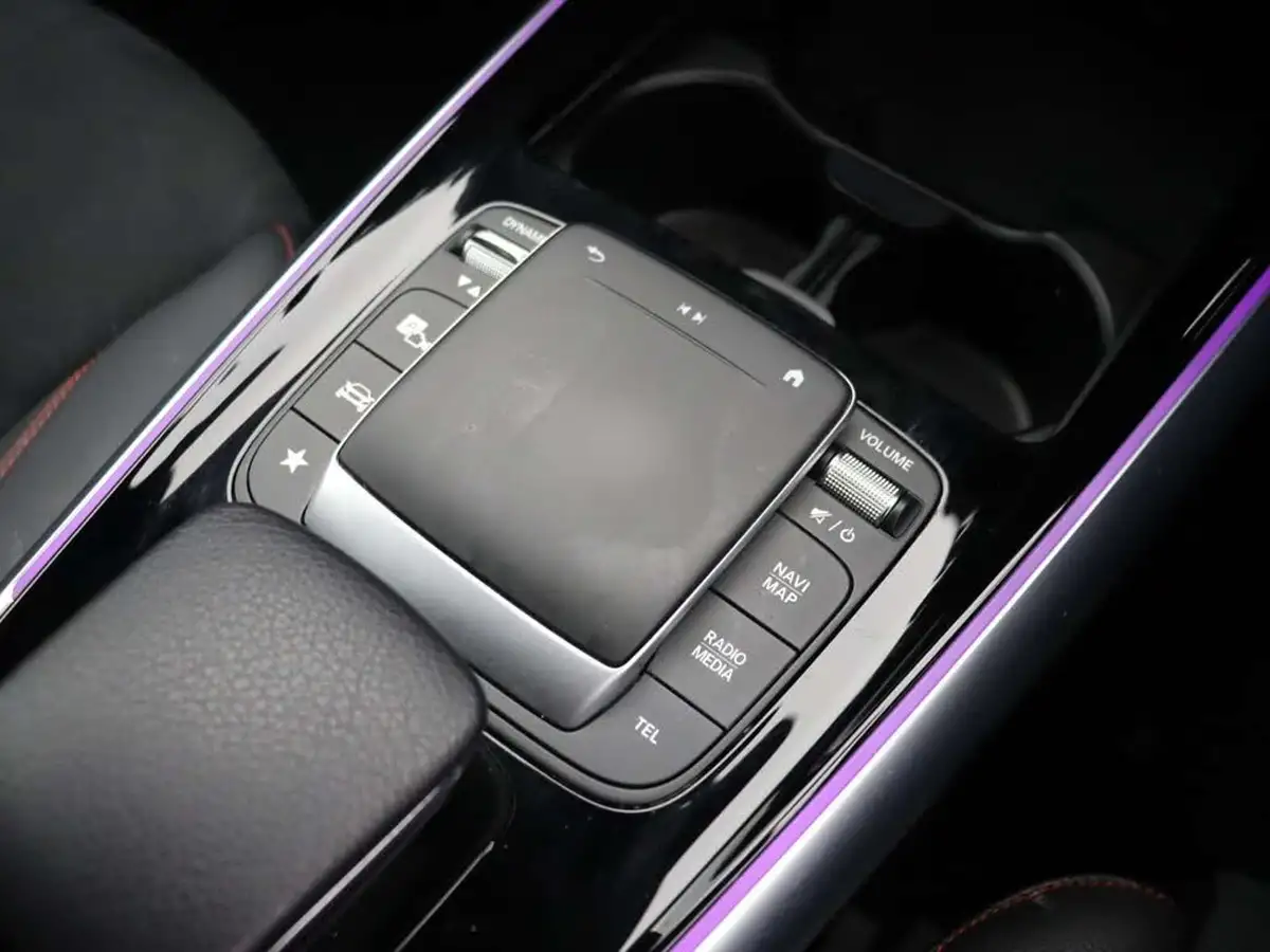 2022-mercedes-benz-eqa-e-eqa-250-amg-line-big-32