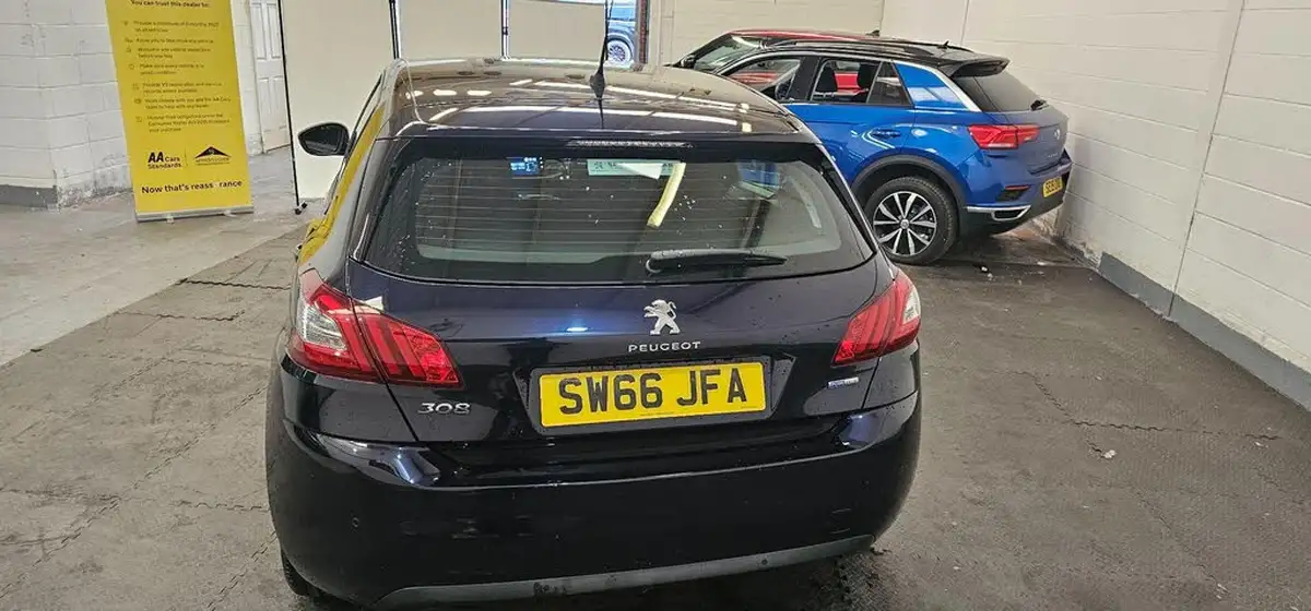 2016-peugeot-308-12-puretech-active-110bhp-big-9