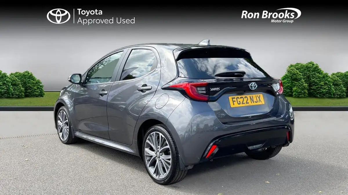 2022-toyota-yaris-cross-15-vvt-i-excel-city-packpan-roof-big-3