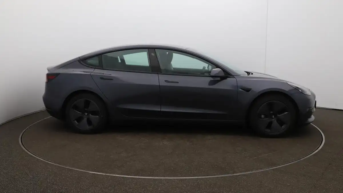 2021-tesla-model-3-e-long-range-awd-big-48