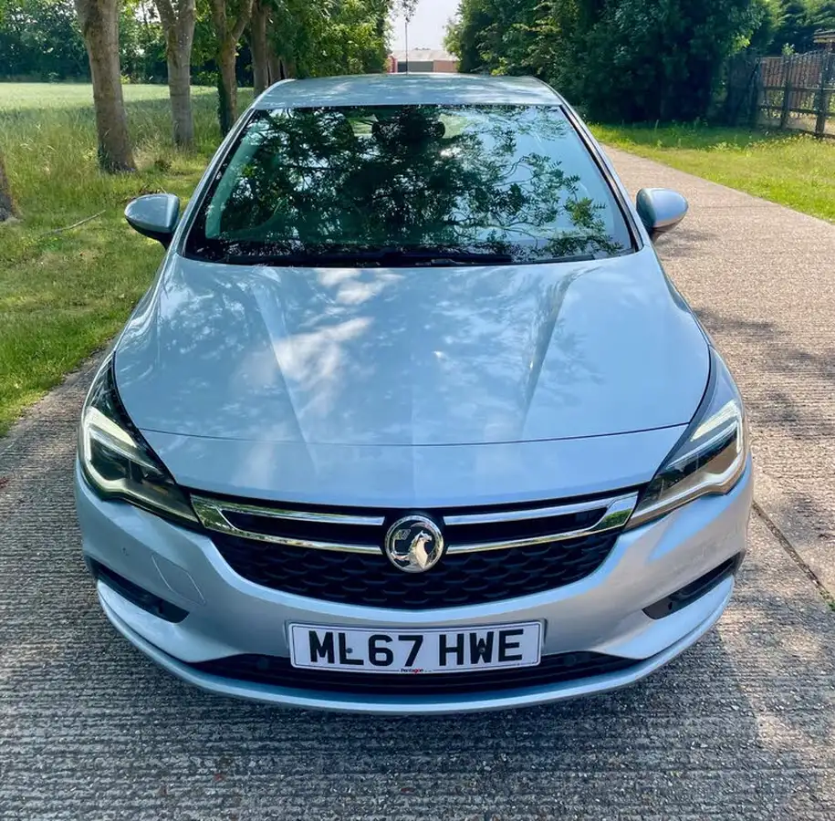 2017-vauxhall-astra-16cdti-sri-110ps-hatchback-big-1