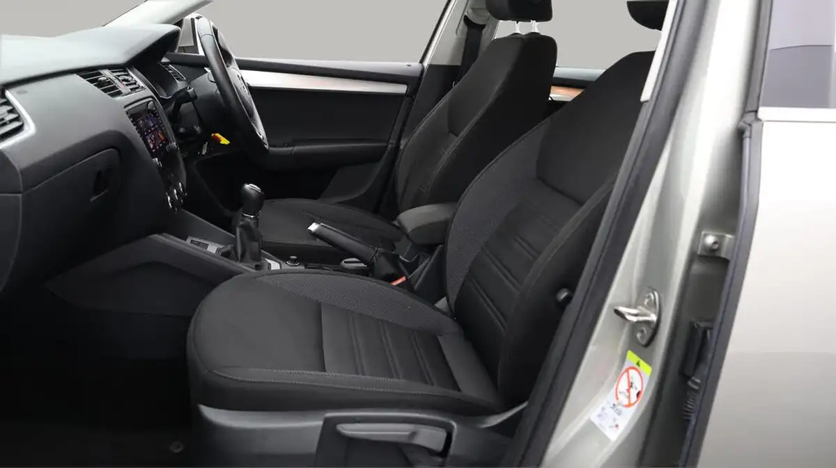 2019-skoda-octavia-10-tsi-se-technology-estate-big-14