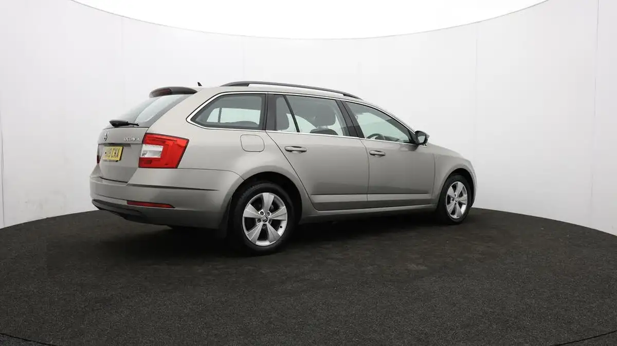2019-skoda-octavia-10-tsi-se-technology-estate-big-38