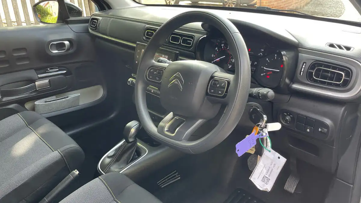 2023-citroen-c3-12-puretech-c-series-edition-110ps-ss-eat6-big-10