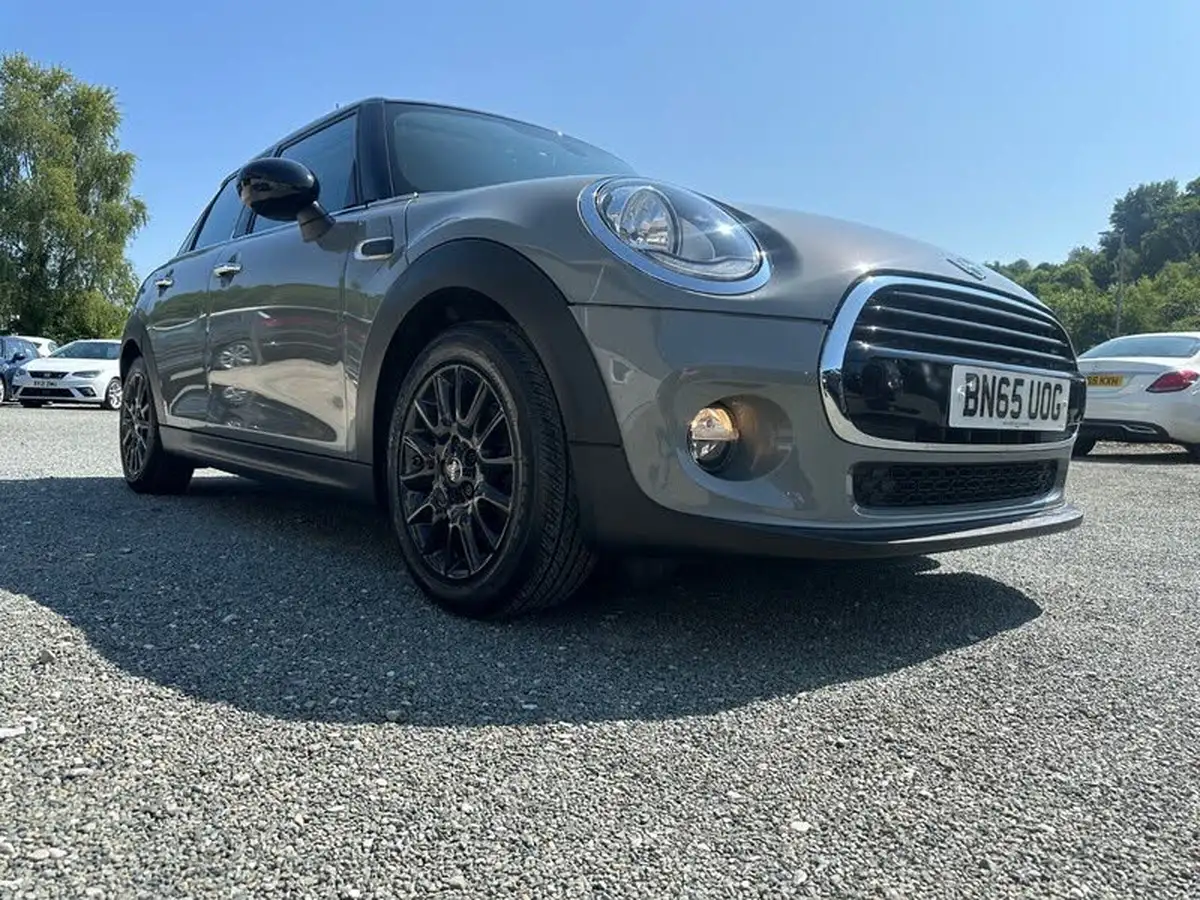 2015-mini-cooper-15-cooper-5d-big-46