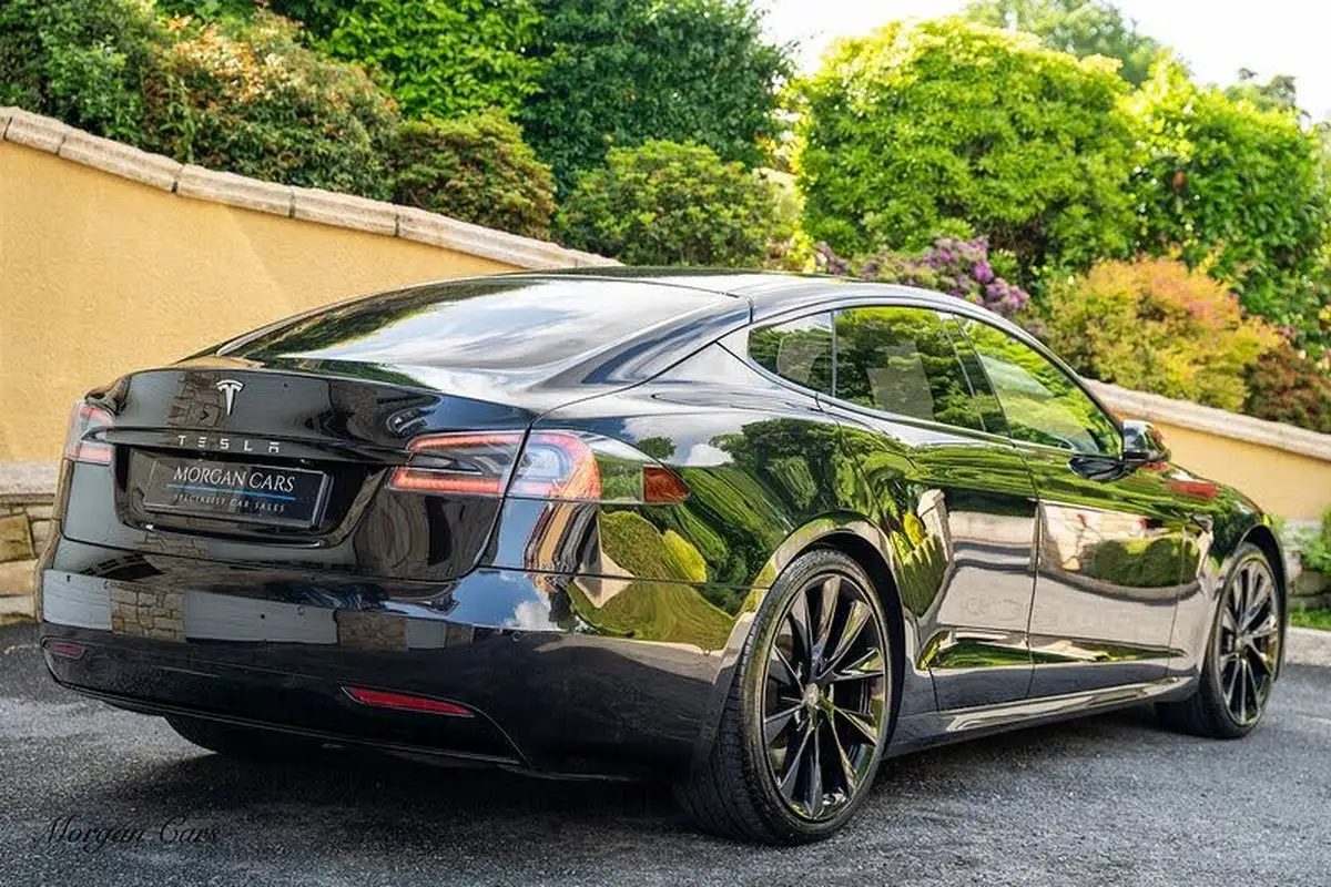 2017-tesla-model-s-e-90d-311kw-big-7
