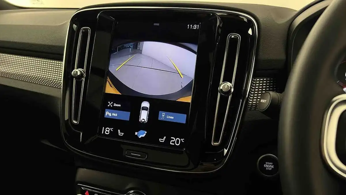 2022-volvo-xc40-15-t3-r-design-auto-big-21