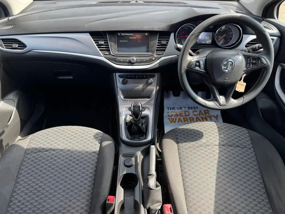 2015-vauxhall-astra-13cdti-design-16v-hatchback-big-37