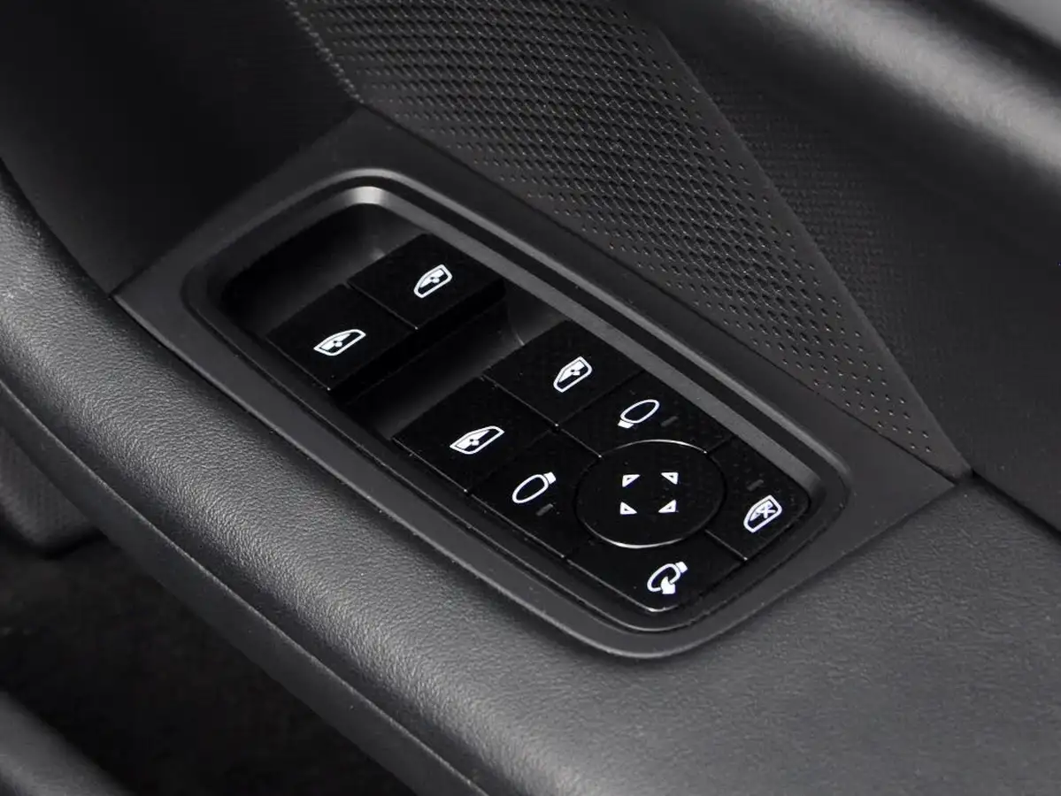 2021-porsche-taycan-e-4s-571ps-performance-battery-plus-big-71
