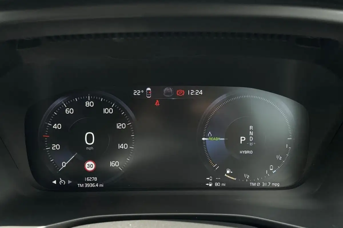 2022-volvo-xc40-15-t4-r-design-big-41