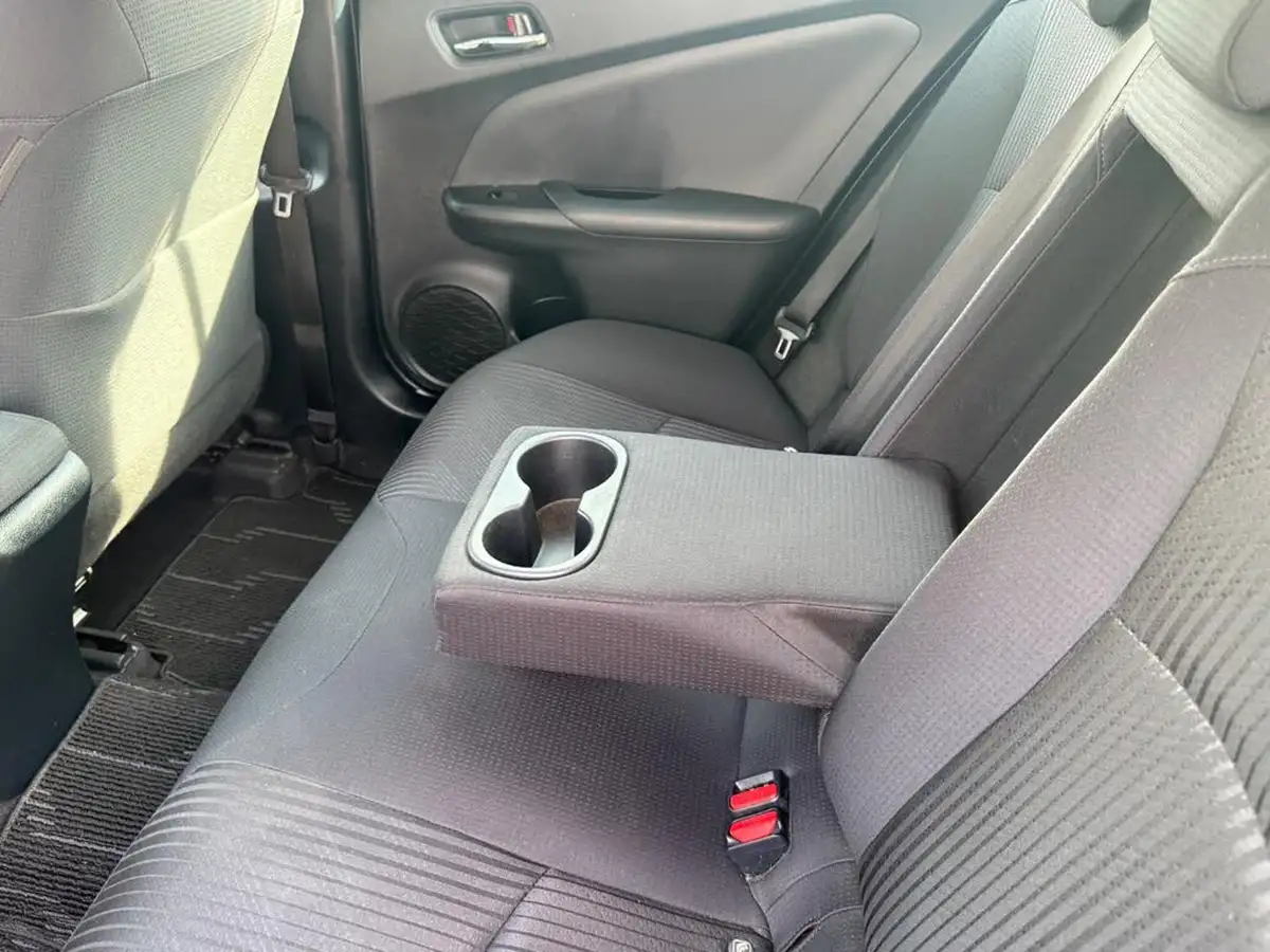 2019-toyota-prius-big-50