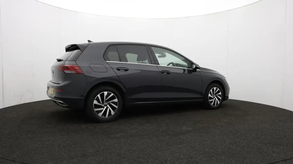 2023-volkswagen-golf-14-tsi-ehybrid-style-big-29