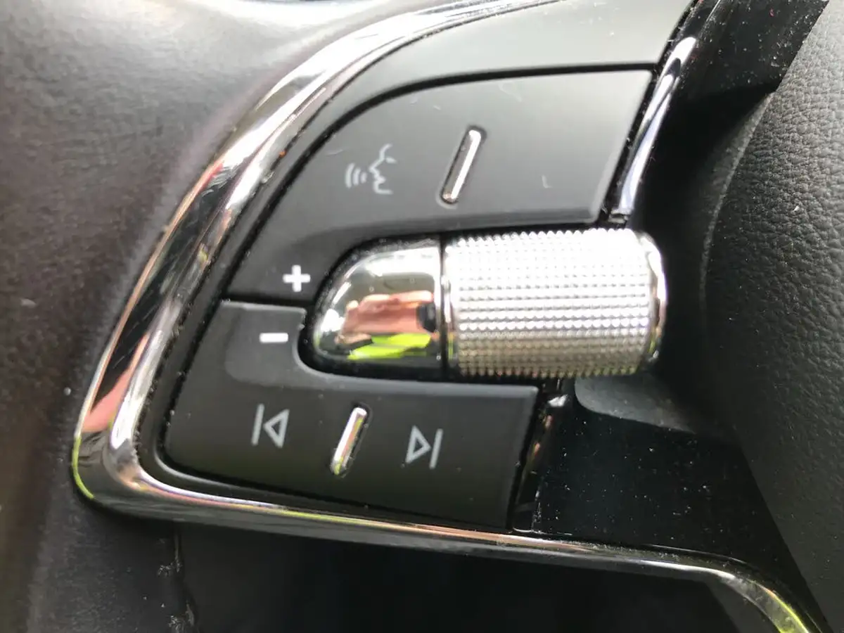 2022-skoda-scala-15-tsi-se-big-29